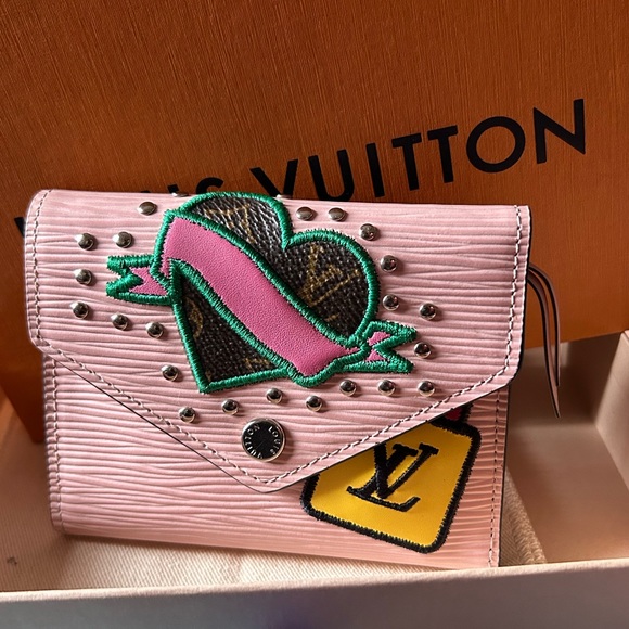 Limited Edition LV Pink Epi Portefeuille Victorine - Picture 14 of 15